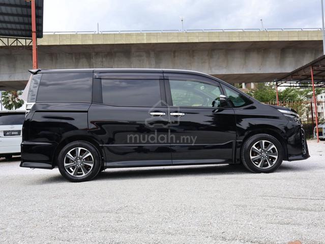 2018 Toyota VOXY 2.0(A) ZS KIRAMEKI M414 - 5