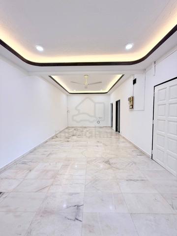 Simpang Renggam, 1"Tingkat 22x70 3Bilik Tidur, Full Loan Reno Bumi Lot 1