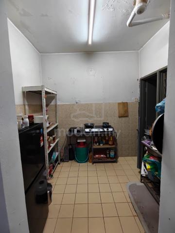 Sri Putra Apartment @ Sungai Buloh 1