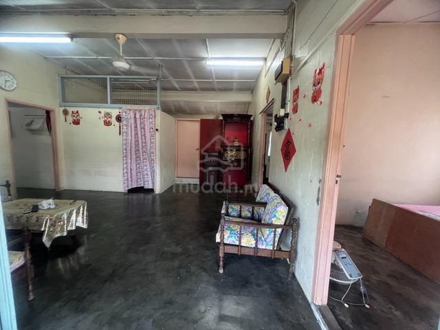Old 1-storey BUNGALOW Rantau town 1