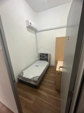 NEAR to CIQ SINGLE ROOM ( STULANG LAUT ) 1