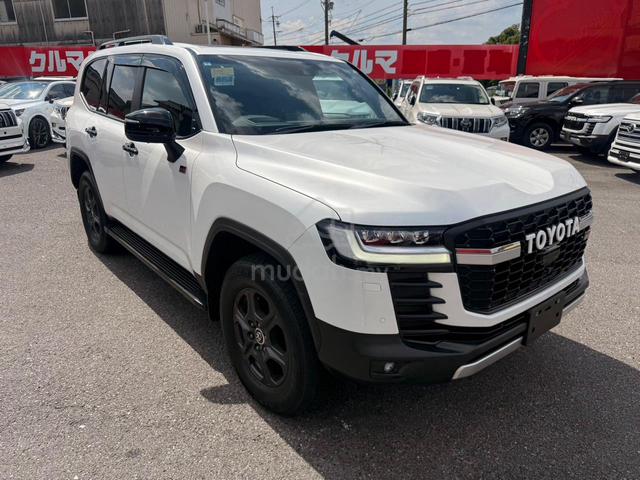 2023 Toyota Land Cruiser 300 GR-Sport 3.5 Petrol - 1