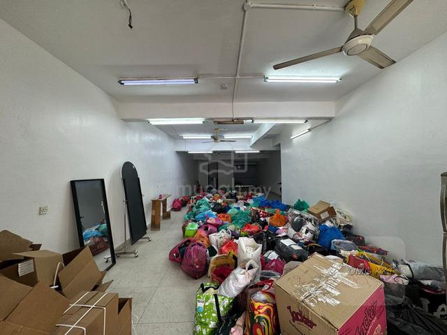 Bayu Perdana Ground Floor Shoplot Renovated Full Tiles Good Location 1