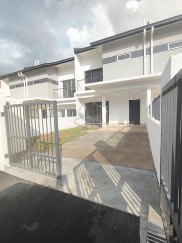 RUMAH TERES 2 TINGKAT Untuk DISEWA – PUNCAK WARISAN, KULAI 1