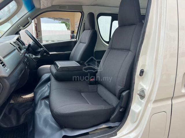 2013 Toyota HIACE 2.5 (M) Window Van - 5
