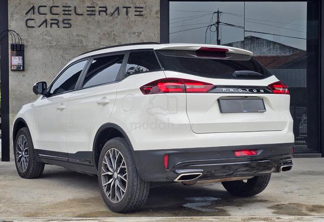 2022 Proton X70 1.8 PREMIUM Full loan Full service - 2