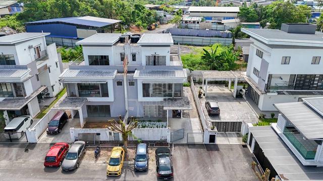 2.5 Storey SemiD Garden Villa Seksyen 5 Bangi 1