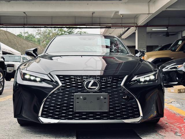 2021 Lexus IS300 2.0 Version L R/interior 20K KM - 2