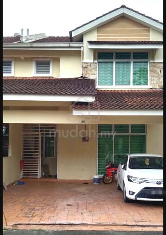 Kulim Semi-D House Master Bedroom for Rent 1
