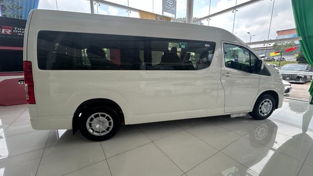 2026 Toyota HIACE 2.8 SLWB WINDOW VAN MY24 GDH321 - 4