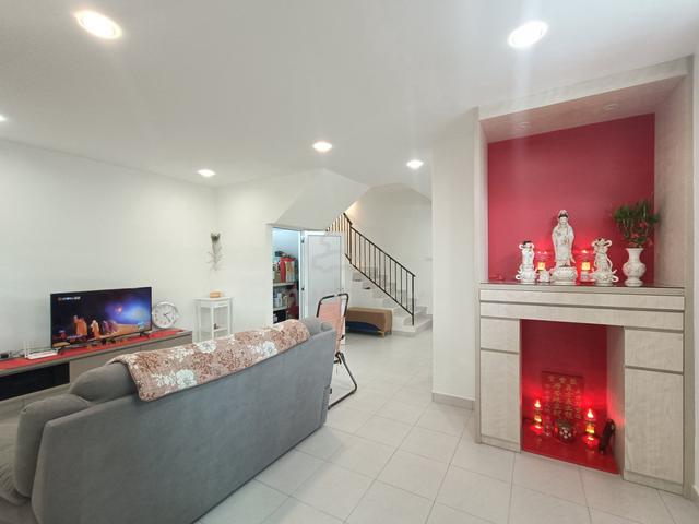 2.5 Storey END LOT @ Acacia, Pulai Mutiara ~Renovated, 24 Hrs Security 1