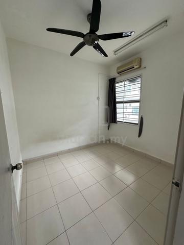 Bandar Ulu Tiram Double Storey Terrace House For Sale/ Good Unit 5