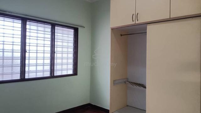 Double Storey House USJ 2  4room 3Bath 5