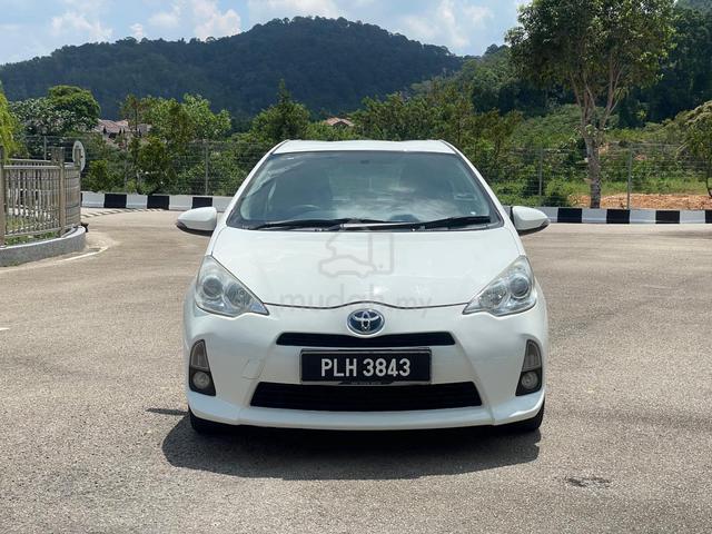 2013 Toyota PRIUS C 1.5 (HYBRID) NHP10R (A) - 2