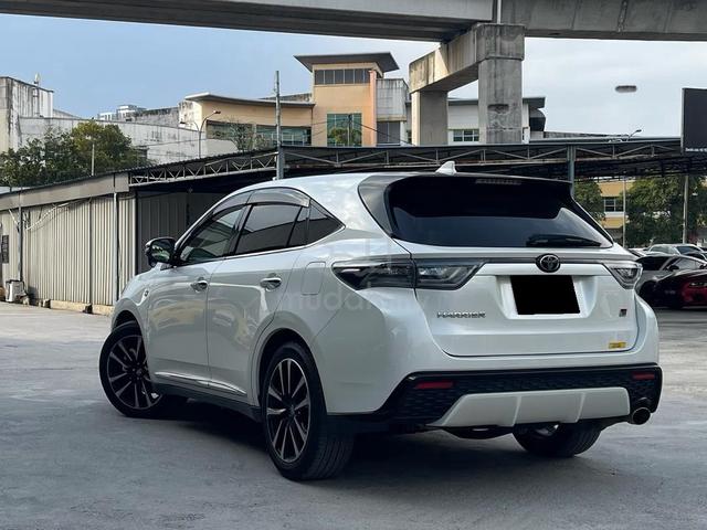 TOYOTA HARRIER 2.0 GR SPORT FACELIFT Pano Sunroof - 2