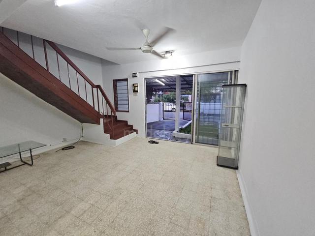 SS19, 2-storey house, usj, subang jaya, 2r2b 1