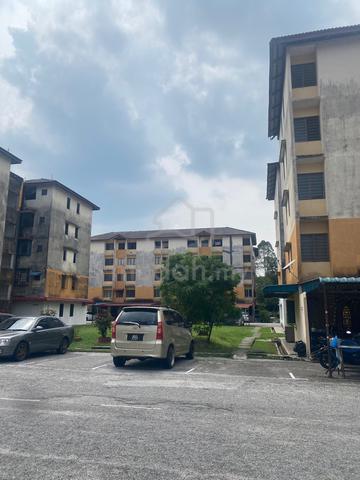 Seri Kembangan Apartment (Bkt Beruntung) 1