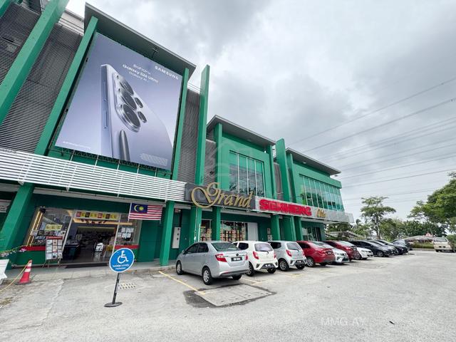 Setia Alam Mainroad Corner & Intermediate Shop For Rent 1