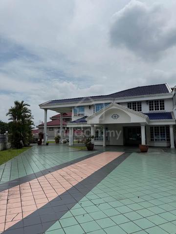 10k Sqft ~ 2 Sty Huge Corner House @ Taman Sri Andalas, Klang For Sale 1