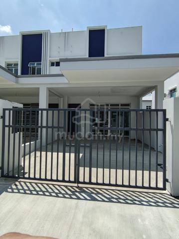 Perjiranan 14, Bandar Dato Onn / 2 Storey Endlot / Brand new unit 1