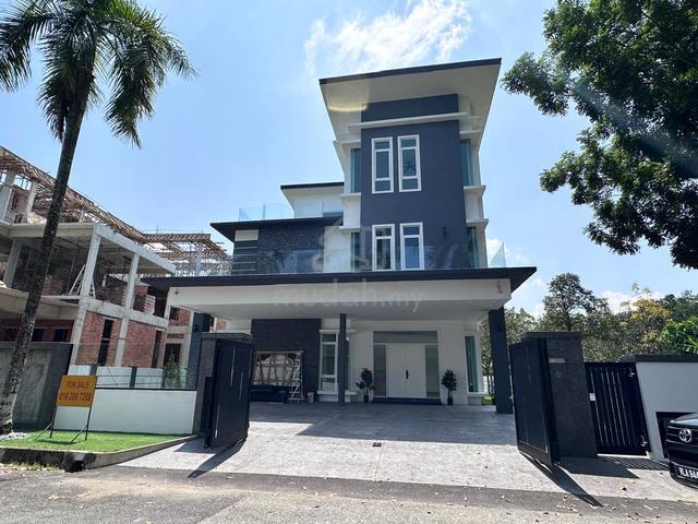 New 3 Storey Bungalow House 1