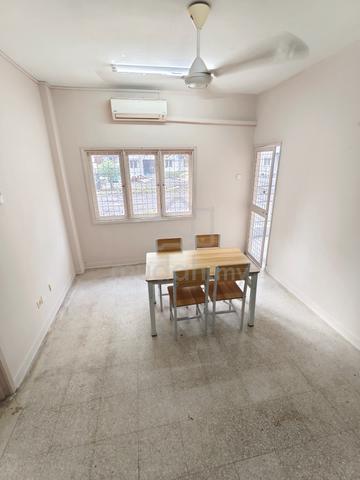 Short term Medium Room - SS15 BNM Apartment 5