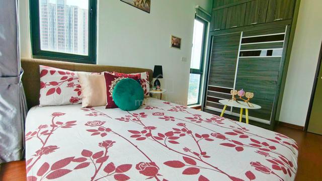 PET-FRIENDLY MASTER ROOM WITH PRIVATE BATHROOM @ Skyville 8 1