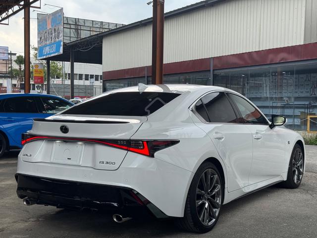 SUNROOF MARK LEVINSON 2022 Lexus IS300 2.0 F-SPORT - 5