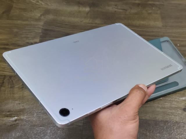 Samsung tab s9 fe 8/256 wifi - photo 4 of 5