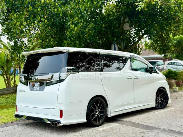 ON THE ROAD 2017 Toyota VELLFIRE 2.5 Z GOLDEN EYES - 3