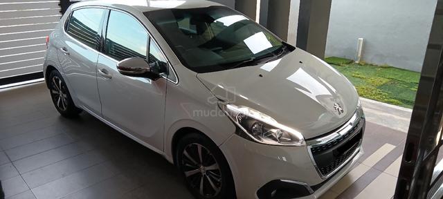 Peugeot 208 Turbo 1.2 Direct Owner - 1