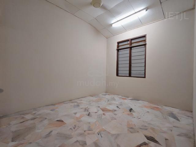 Kg Pendamar PortKlang Single Storey House Super Value Buy Below Market 1