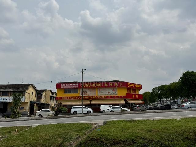 Tun Aminah Johor Bahru shop for RENT 1