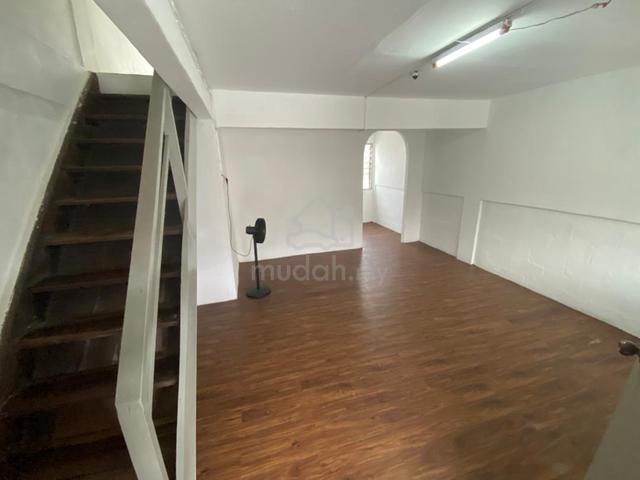 Plentong Jalan Kemboja Low Cost Single Storey Terrace House For Rent‼️ 1