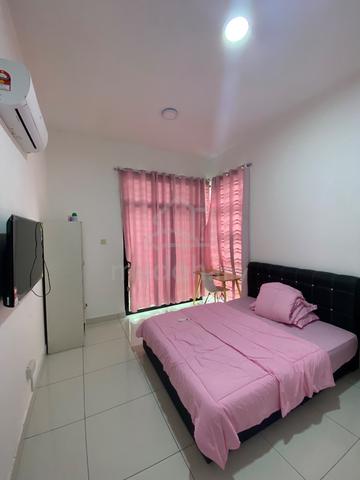 Master Room 15 Min to JB Sentral CIQ City Square 1