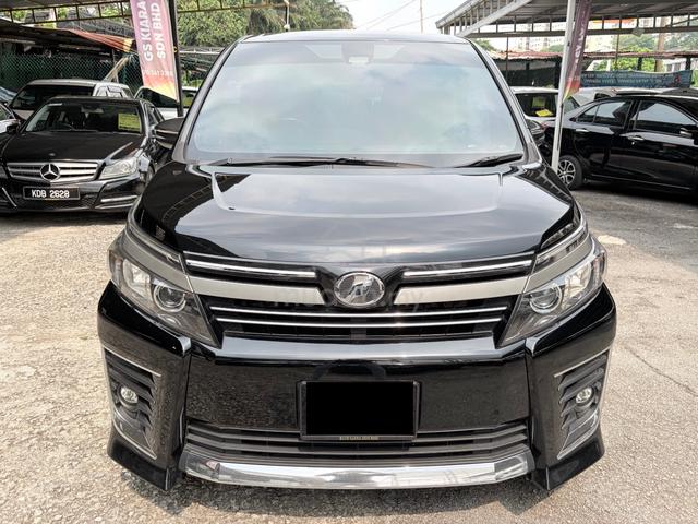 KIRAMEKI Toyota VOXY 2.0 Alpine Player 2PwrDoor - 1