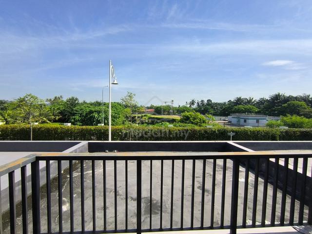2 Storey Eco Meadows Terraces, Balcony unit, Extra parking space 1