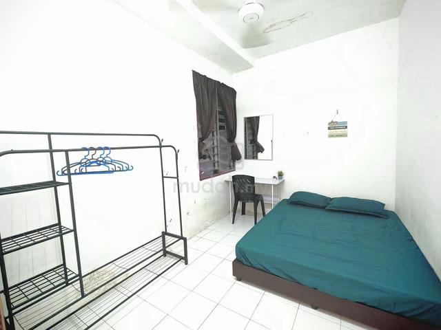 FREE 1 MONTH Female Medium Room Lagoon Perdana Sunway Geo Pyramid BRT 1