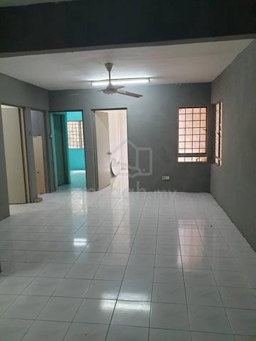 saujana apartment 1