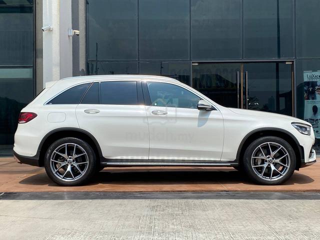 2022 Mercedes Benz GLC300 2.0 4MATIC AMG LINE - 2