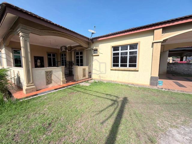 Cornerlot Semi D Balok|Dekat Pantai|Renovated&Furnished 1