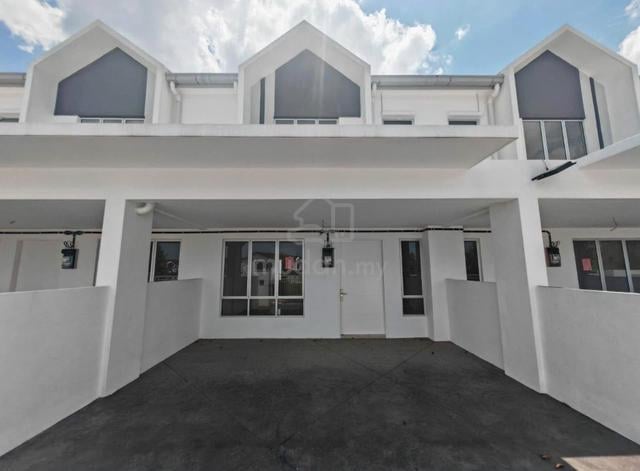 Nearby Tasik Cyber View | 20x70 4R3B Freehold | 2 Storey Cyberjaya 1
