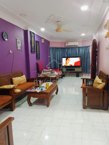 Renovated and nice unit at Sikamat (Taman Rashibah Indah) seremban 1