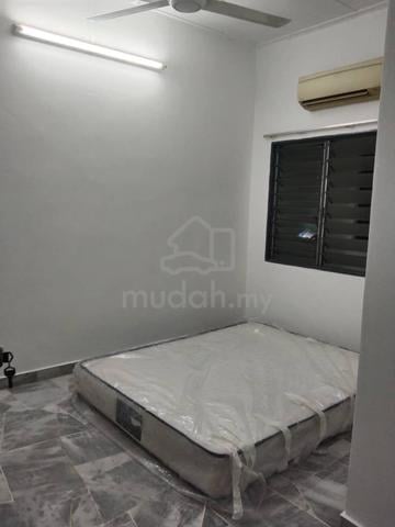 Medium Room 1