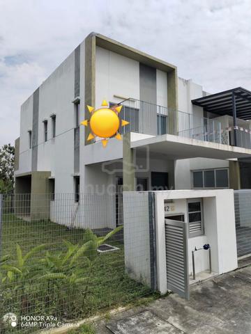 CASAWOOD @ cybersouth 2storey house CORNER LOT extra land for Rent ++ 1