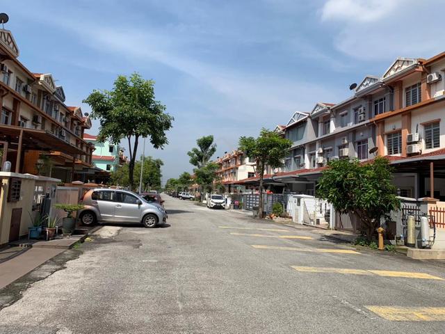 2.5 Storey Tasik Prima Puchong, Lake Vista, Negotiable, Fully Extend 1