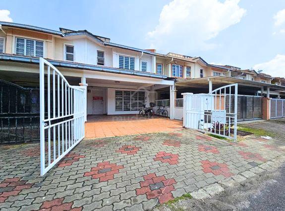 SPACIOUS DOUBLE STOREY TERRACE HOUSE FOR RENT Taman Sutera Kajang 1