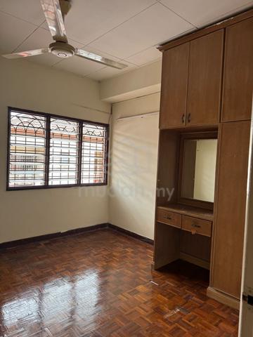 Big house 5b3b Bandar Kinrara for rent 4
