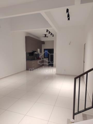 [For Rent]  Queenbury Type B Mahkota Hills, Lenggeng, Semenyih 1