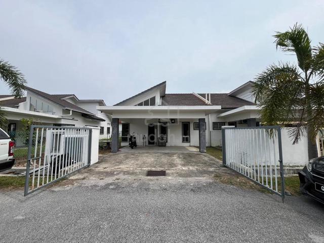 Single Storey SEMI D Jalan Pipit, Taman Bentara, Telok Panglima Garang 1